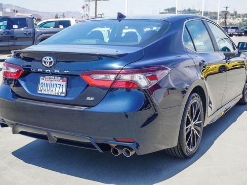 Used 2021 Toyota Camry SE w/ Carpet Mat Package (TMS) FWD image 7