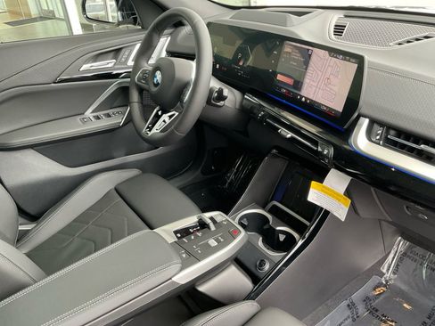 Certified 2025 BMW X2 xDrive28i w/ Technology Package image 32