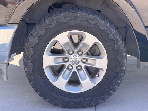 Used 2019 RAM 1500 Laramie AWD/4WD image 7