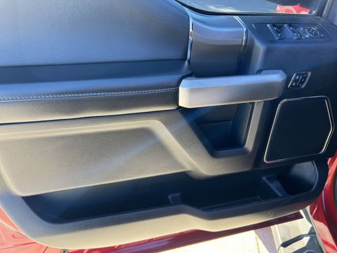 Used 2015 Ford F150 Lariat image 13