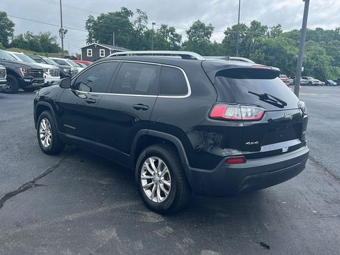 Used 2019 Jeep Cherokee Latitude w/ Cold Weather Group AWD/4WD image 3