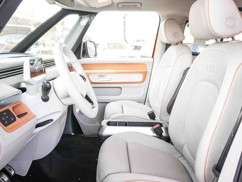 New 2025 Volkswagen ID. Buzz 1st Edition RWD image 19