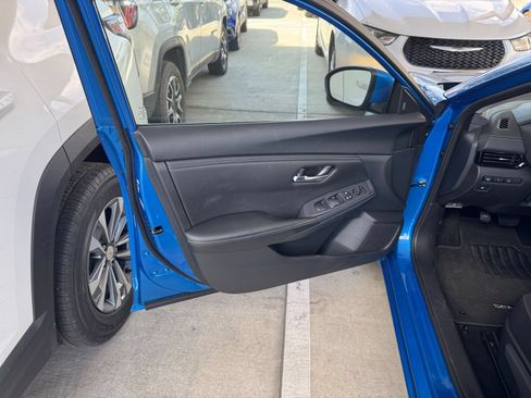 Used 2025 Nissan Sentra SV FWD image 18