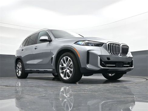New 2026 BMW X5 xDrive50e w/ Climate Comfort Package image 25
