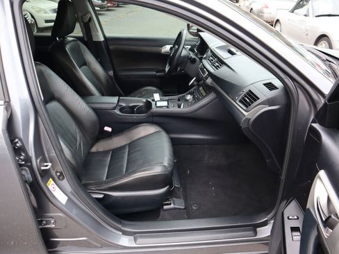 Used 2012 Lexus CT 200h Premium image 16