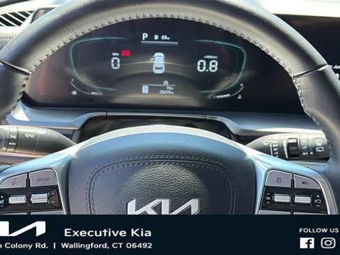 Used 2023 Kia Telluride S AWD/4WD image 12