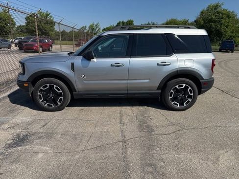 Certified 2023 Ford Bronco Sport Outer Banks w/ Tech Package AWD/4WD image 3
