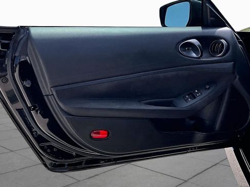 Used 2024 Nissan Z Performance w/ Floor Mat Package RWD image 20