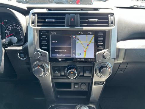 Used 2022 Toyota 4Runner SR5 Premium w/ Moonroof Package AWD/4WD image 27