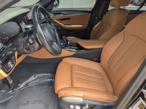 Used 2022 BMW M550i xDrive image 10