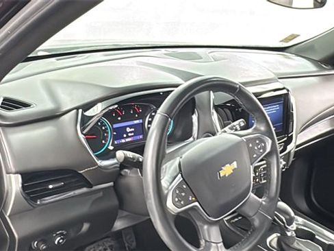Used 2023 Chevrolet Traverse LT image 36