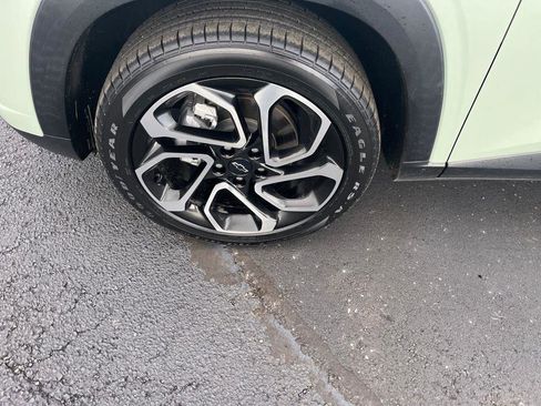 Used 2024 Chevrolet Trax RS w/ Sunroof Package image 34