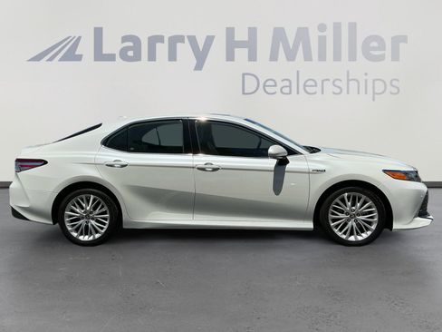 Used 2020 Toyota Camry XLE w/ Driver Assist Package FWD image 6