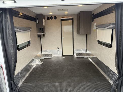 Used 2023 Ford E-450 and Econoline 450 Super Duty w/ Motorhome Prep Package image 50