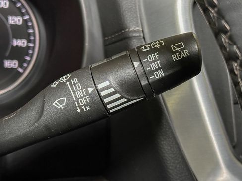 Used 2024 GMC Terrain SLT image 38