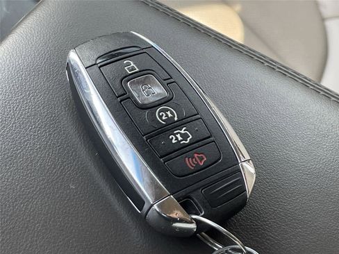 Used 2019 Lincoln Nautilus Reserve w/ Ultimate Package image 32