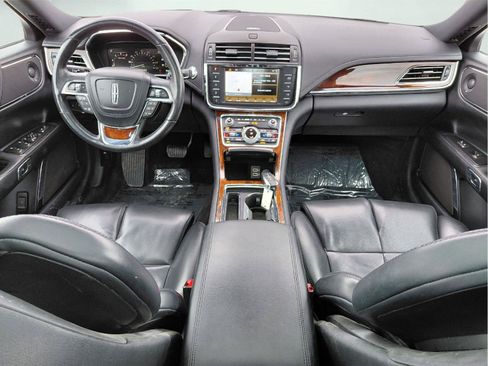 Used 2018 Lincoln Continental Reserve AWD/4WD image 2