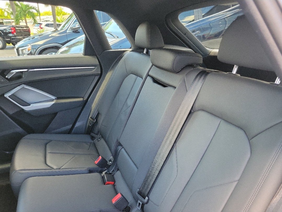 Used 2021 Audi Q3 2.0T Premium w/ Convenience Package AWD/4WD image 12
