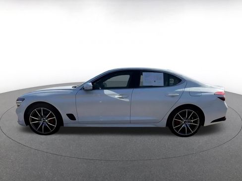 Used 2025 Genesis G70 2.5T image 9