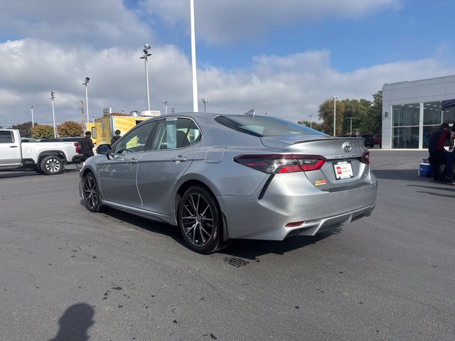 Used 2024 Toyota Camry SE w/ Cold Weather Package FWD image 5