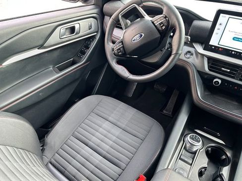 Certified 2025 Ford Explorer ST-Line w/ ST-Line Street Pack image 22