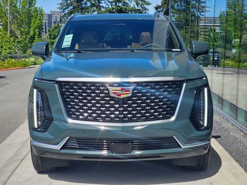 New 2026 Cadillac Escalade Luxury w/ Touring Package AWD/4WD image 8