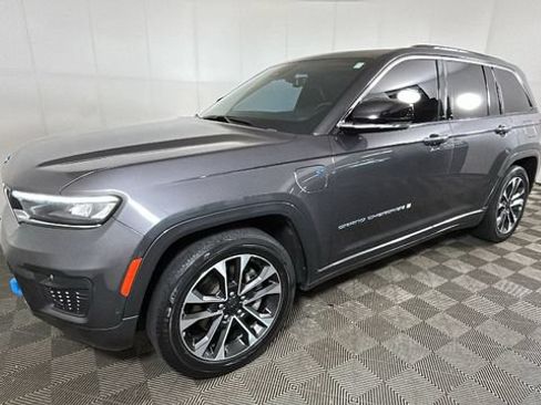 Used 2023 Jeep Grand Cherokee Overland w/ Luxury Tech Group IV AWD/4WD image 6