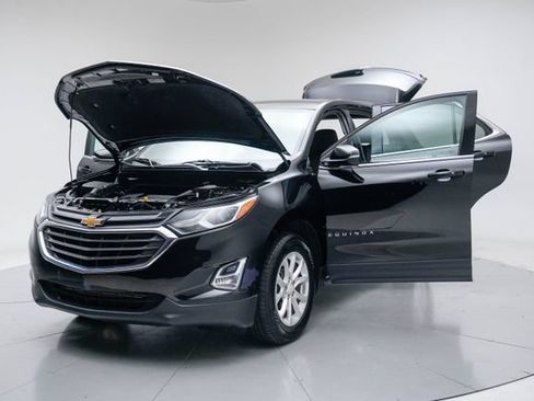 Used 2018 Chevrolet Equinox LT FWD image 17