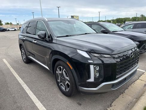 Used 2023 Hyundai Palisade Limited w/ Cargo Package AWD/4WD image 2