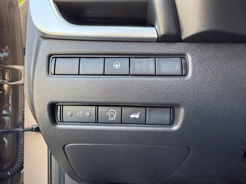 Used 2025 Nissan Rogue SV AWD/4WD image 20