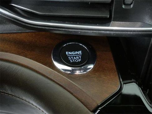 Used 2022 Ford Explorer King Ranch w/ Technology Package image 22