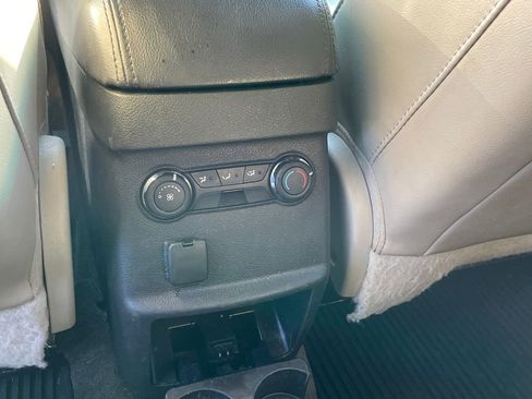 Used 2013 Ford Explorer XLT image 23