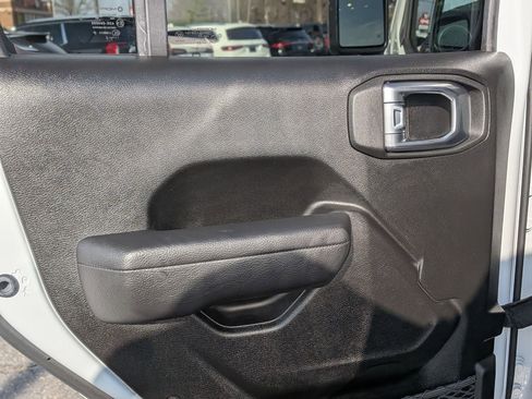 Used 2022 Jeep Wrangler Unlimited Sport image 26