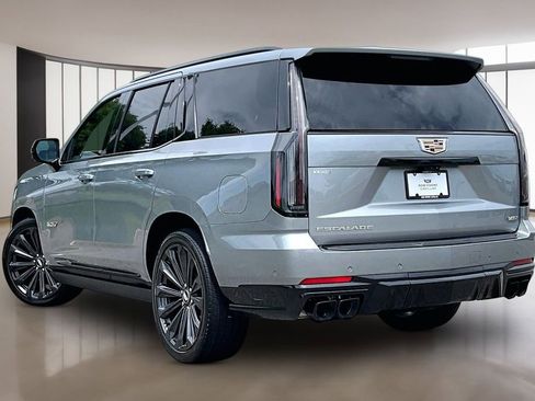 Used 2025 Cadillac Escalade V AWD/4WD image 12