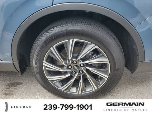 New 2026 Lincoln Aviator AWD image 11