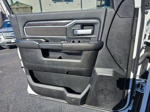 Used 2024 RAM 3500 Big Horn image 28