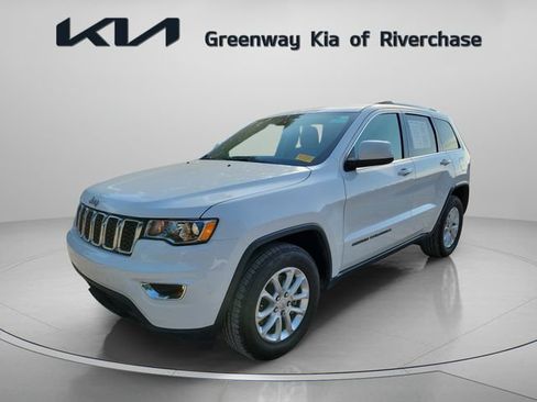 Used 2021 Jeep Grand Cherokee Laredo RWD image 3