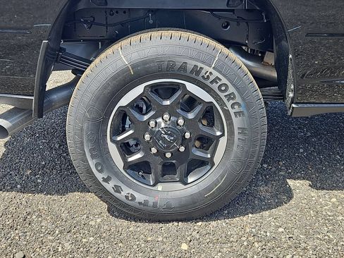 New 2026 RAM 3500 Laramie AWD/4WD image 9