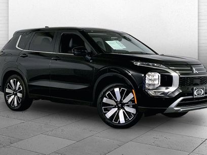 Used 2025 Mitsubishi Outlander SE