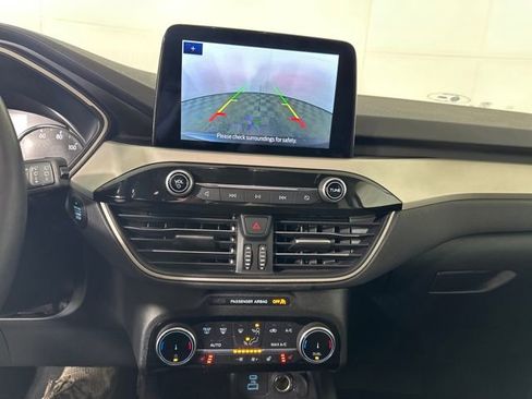 Used 2022 Ford Escape SE w/ Cold Weather Package image 22