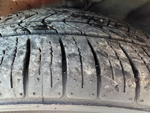 Used 2013 Hyundai Elantra GLS w/ Preferred Pkg image 11