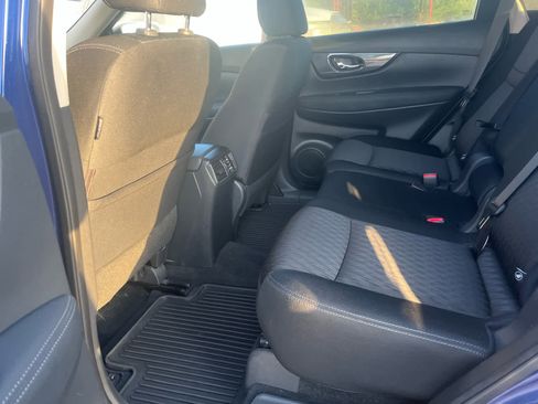 Used 2018 Nissan Rogue SV w/ Premium Package image 6