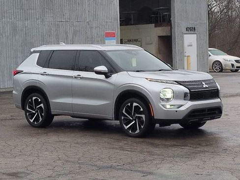 Used 2023 Mitsubishi Outlander SEL image 11