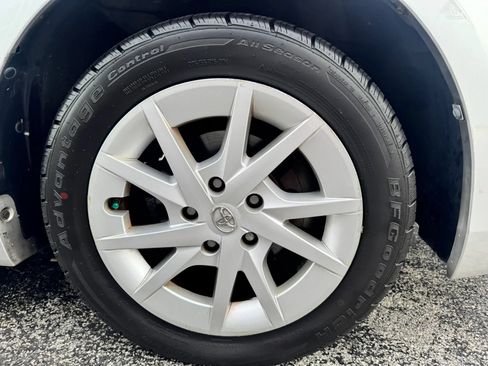 Used 2013 Toyota Prius V Three FWD image 10
