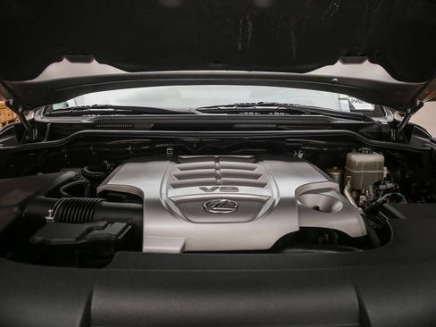 Used 2019 Lexus LX 570 4WD image 29