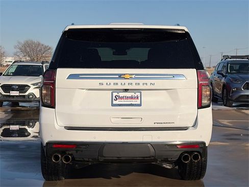 Used 2024 Chevrolet Suburban Premier image 8