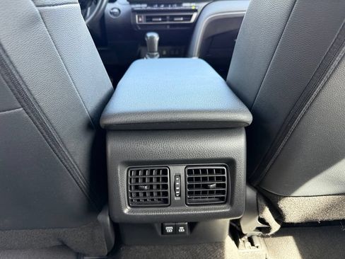 Used 2025 Toyota Camry SE FWD image 28