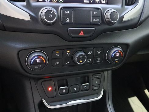 Used 2019 GMC Terrain SLE w/ Driver Convenience Package FWD image 17