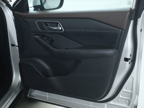 Certified 2021 Nissan Rogue SL w/ Premium Package image 37