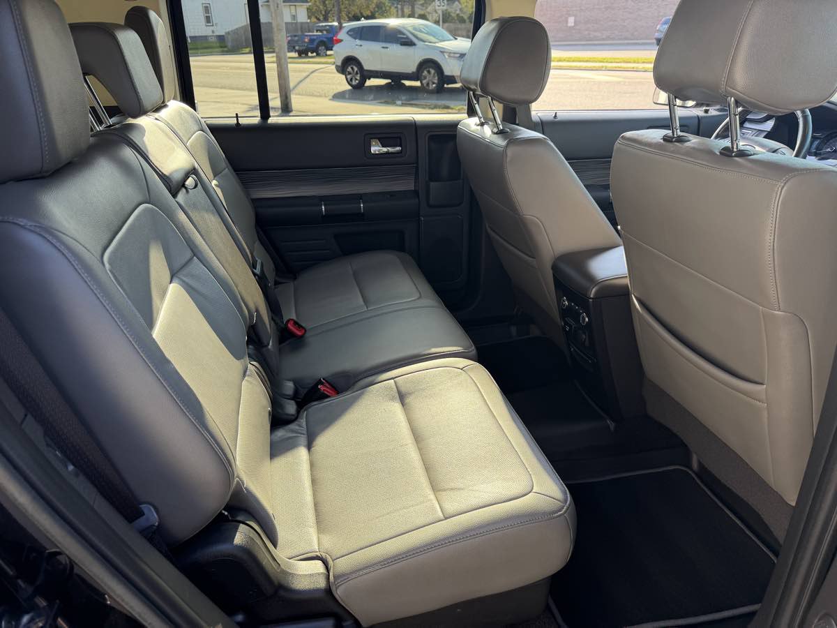 Used 2018 Ford Flex Limited w/ Equipment Group 303A AWD/4WD image 17